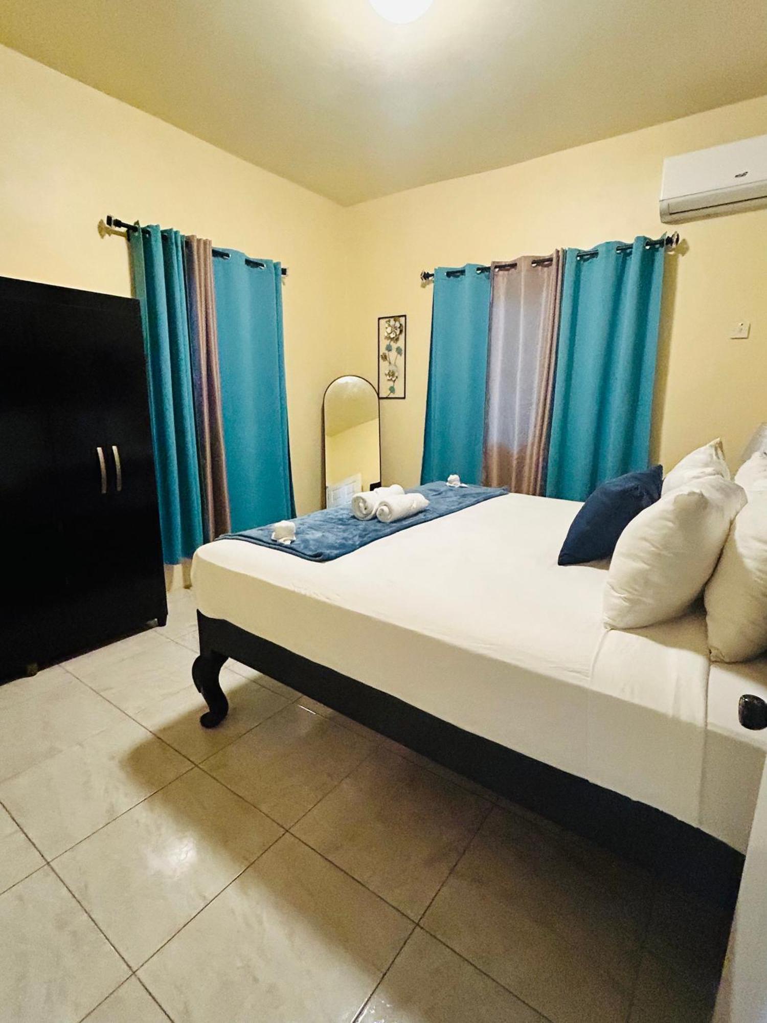 The Rest Stop- Gated Community-24 Hrs Security Montego Bay Exteriér fotografie